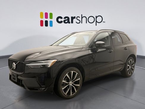 Used 2025 Volvo XC60 B5 Plus image 1