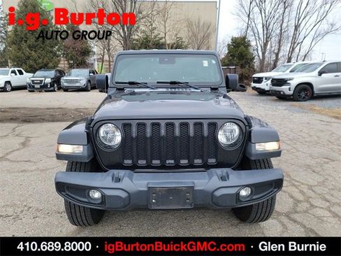 Used 2020 Jeep Wrangler Unlimited Sahara image 2