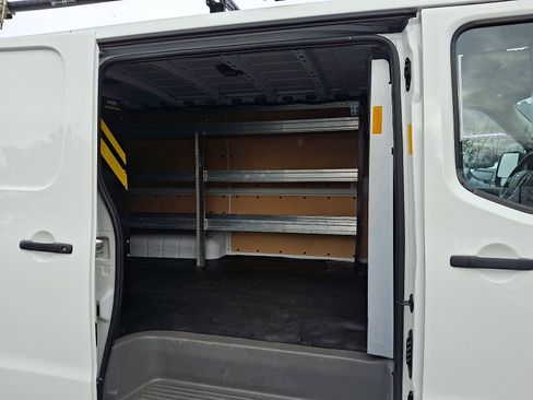 Used 2021 Nissan NV 2500 SV image 7