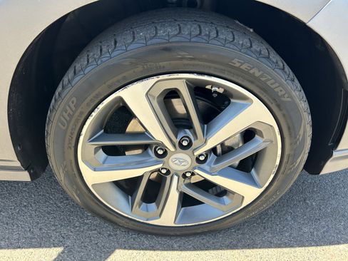 Used 2021 Hyundai Kona Ultimate FWD image 9