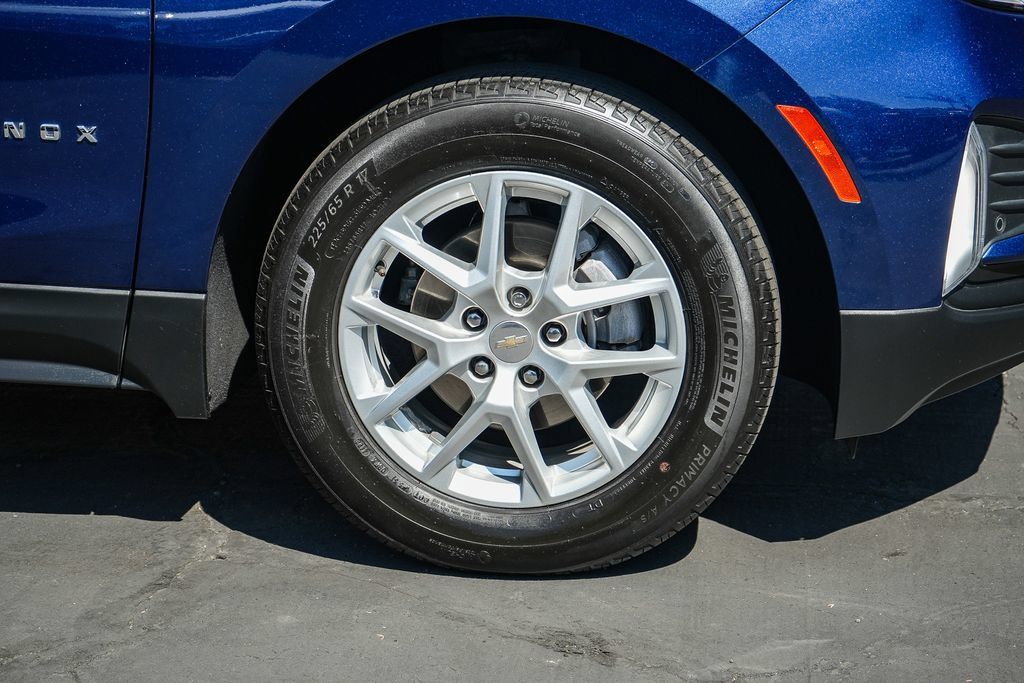 Used 2023 Chevrolet Equinox LT FWD image 13