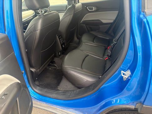 Used 2024 Jeep Compass Limited AWD/4WD image 8