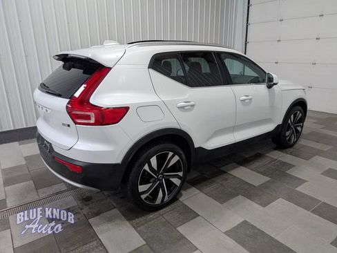 Used 2023 Volvo XC40 B5 Plus w/ Protection Package Premier AWD/4WD image 4