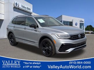 Used 2024 Volkswagen Tiguan SE R-Line image 1