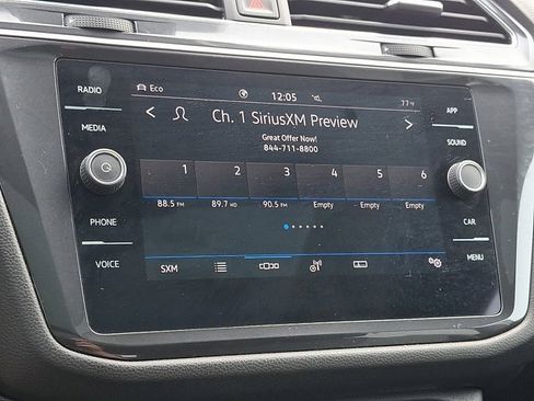 Certified 2022 Volkswagen Tiguan SE w/ Panoramic Sunroof Package image 21