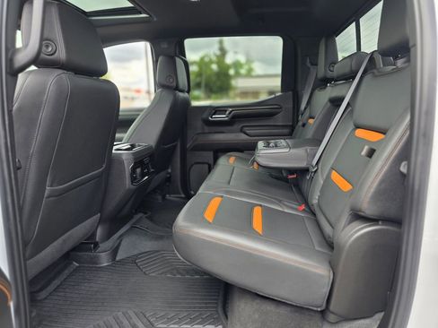 Used 2022 GMC Sierra 1500 AT4 w/ AT4 Premium Package AWD/4WD image 17