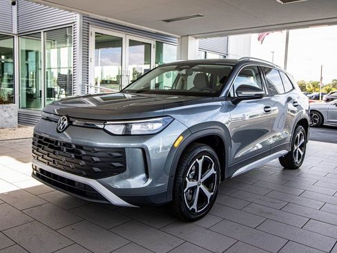 New 2026 Volkswagen Tiguan SE image 10