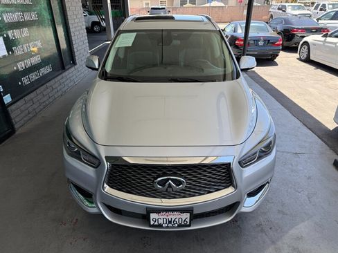 Used 2019 INFINITI QX60 Luxe w/ Essential Package FWD image 13