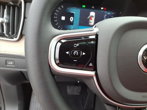 Certified 2026 Volvo XC90 B6 Plus w/ Protection Package image 15