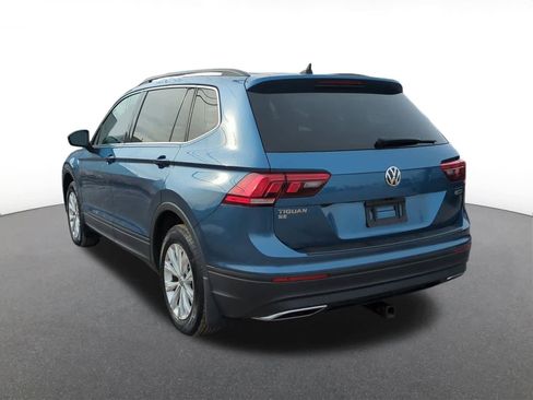 Used 2019 Volkswagen Tiguan SE w/ Panoramic Sunroof Package image 4