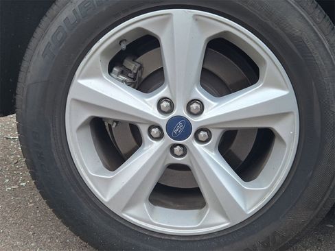 Used 2022 Ford Edge SE image 13