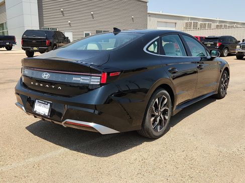 Used 2025 Hyundai Sonata SEL FWD image 3