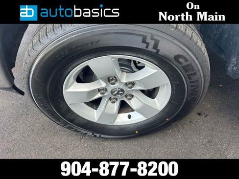 Used 2020 RAM 1500 Classic SLT AWD/4WD image 39