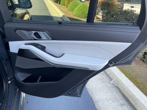 New 2026 BMW X5 M60i w/ Executive Package image 18