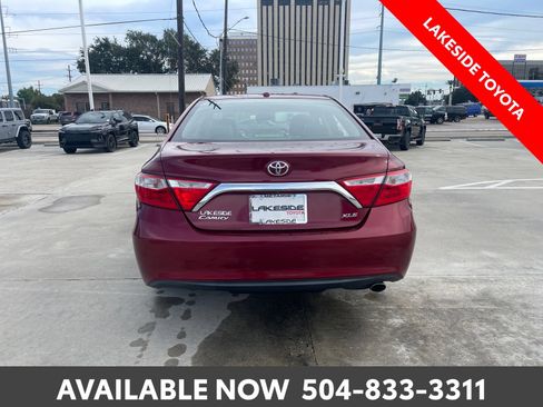 Used 2017 Toyota Camry XLE w/ Moonroof Package FWD image 4