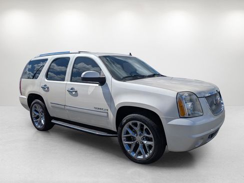 Used 2009 GMC Yukon Denali image 3