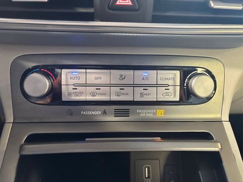 Used 2021 Hyundai Kona Limited w/ Cargo Package FWD image 32