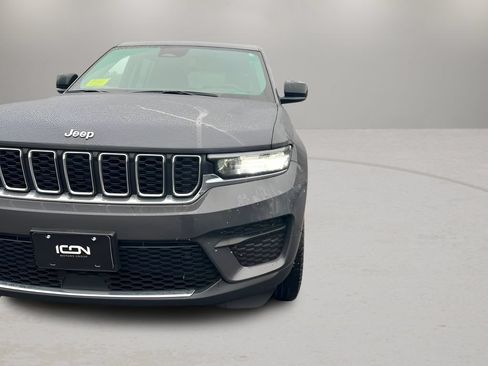 Used 2023 Jeep Grand Cherokee Laredo w/ Luxury Tech Group I AWD/4WD image 30