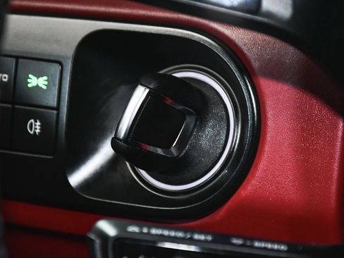 Used 2023 Porsche Cayenne Turbo S image 36