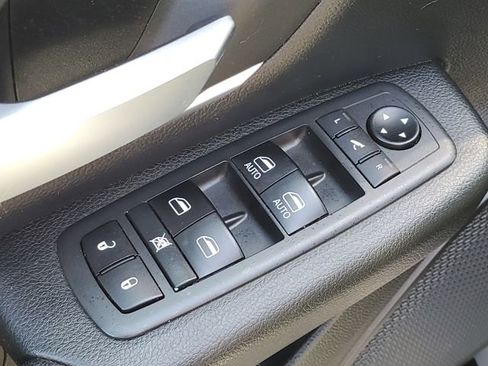 Used 2020 RAM 1500 Big Horn AWD/4WD image 25