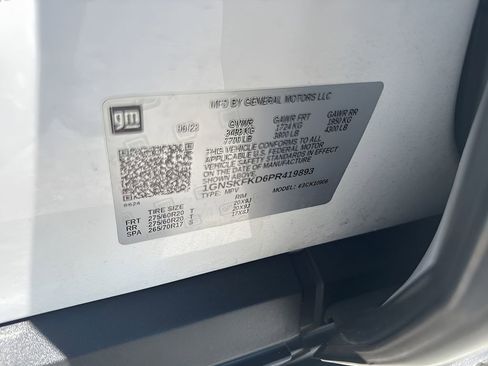 Used 2023 Chevrolet Suburban Premier AWD/4WD image 37