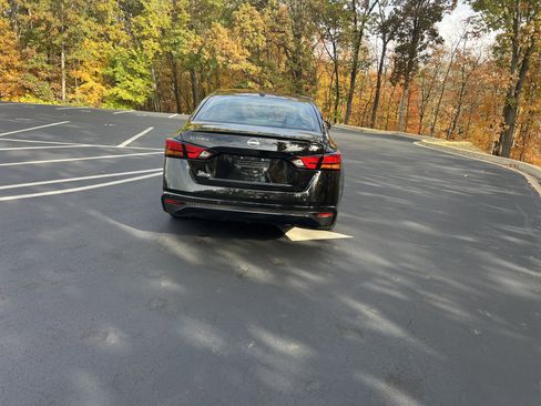 Used 2024 Nissan Altima 2.5 SV image 6