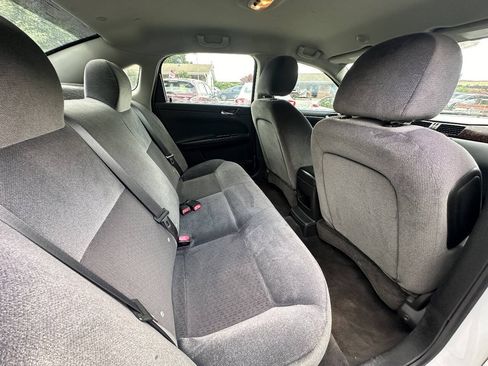 Used 2016 Chevrolet Impala LT FWD image 14
