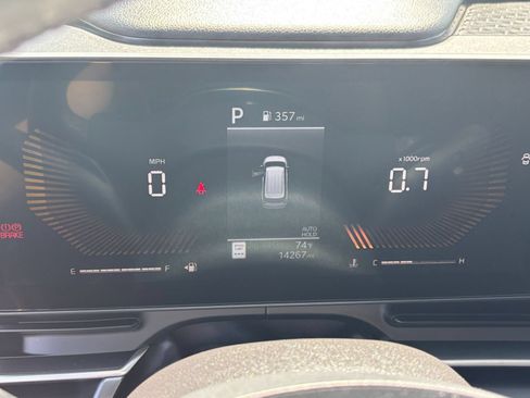 Used 2026 Kia Carnival FWD image 42