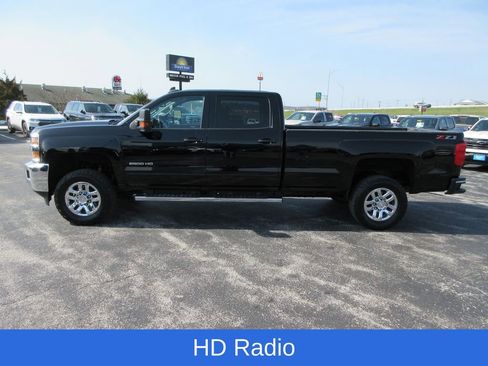 Used 2019 Chevrolet Silverado 2500 LT w/ LT Convenience Package image 2