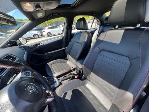 Used 2013 Volkswagen Jetta GLI FWD image 12