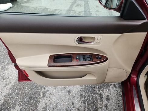 Used 2009 Buick LaCrosse CXL image 12