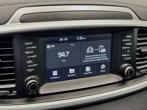 Used 2020 Kia Sorento L FWD image 9