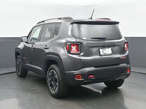 Used 2016 Jeep Renegade Trailhawk image 4