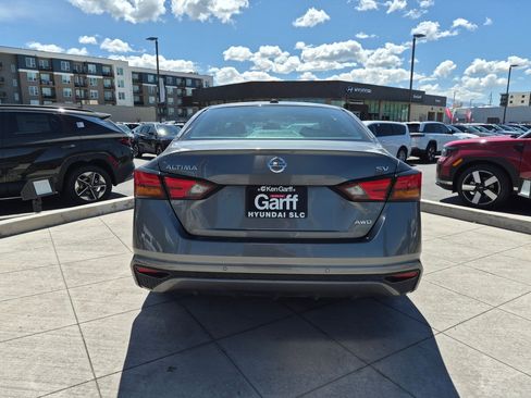 Used 2021 Nissan Altima 2.5 SV AWD/4WD image 5