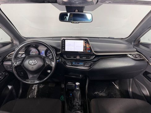 Used 2019 Toyota C-HR XLE FWD image 11