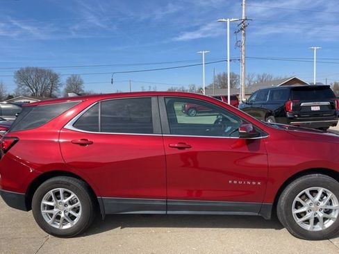 Used 2023 Chevrolet Equinox LT image 4