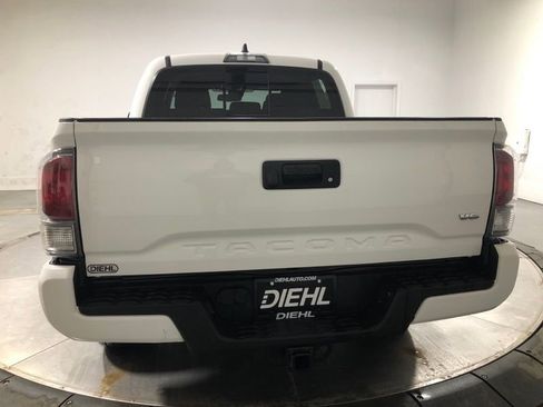 Used 2022 Toyota Tacoma TRD Sport image 6