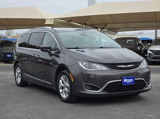Used 2019 Chrysler Pacifica Touring-L Plus w/ Advanced Safetytec Group video 2