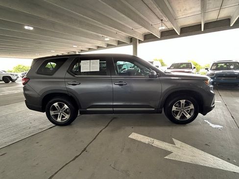 Used 2024 Honda Pilot EX-L image 6