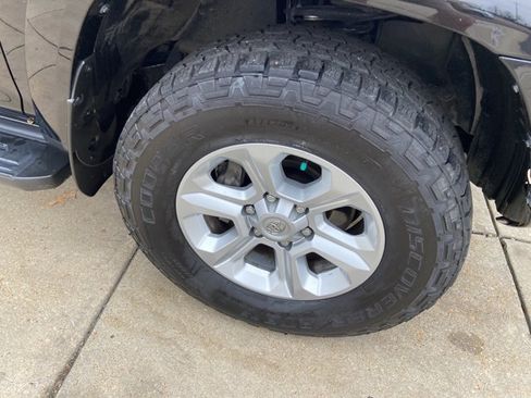 Used 2022 Toyota 4Runner SR5 Premium image 31