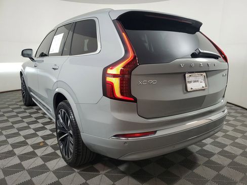 Certified 2025 Volvo XC90 B6 Core w/ Climate Package image 6