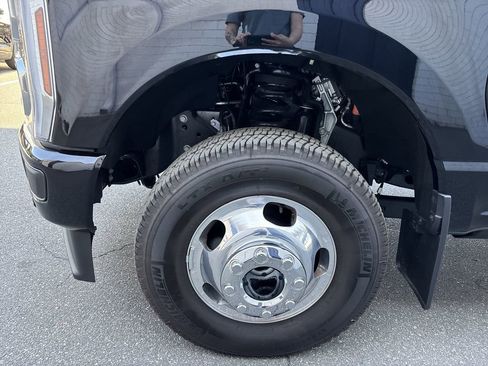 Used 2026 Ford F350 Platinum AWD/4WD image 19