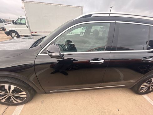 Used 2025 Mercedes-Benz GLB 250 image 4