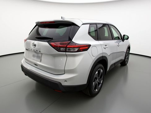 Used 2025 Nissan Rogue SV FWD image 9
