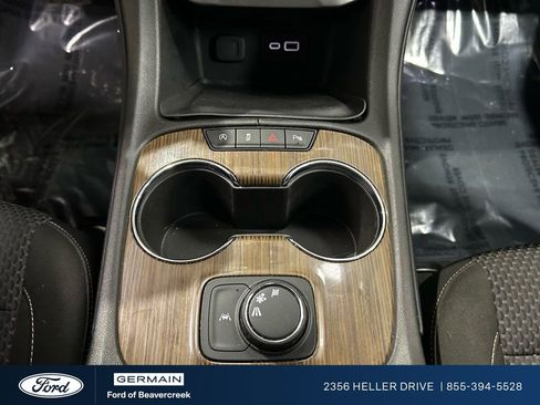 Used 2023 GMC Acadia SLE image 20