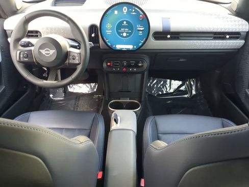 Used 2025 MINI Cooper 2-Door Hardtop image 15