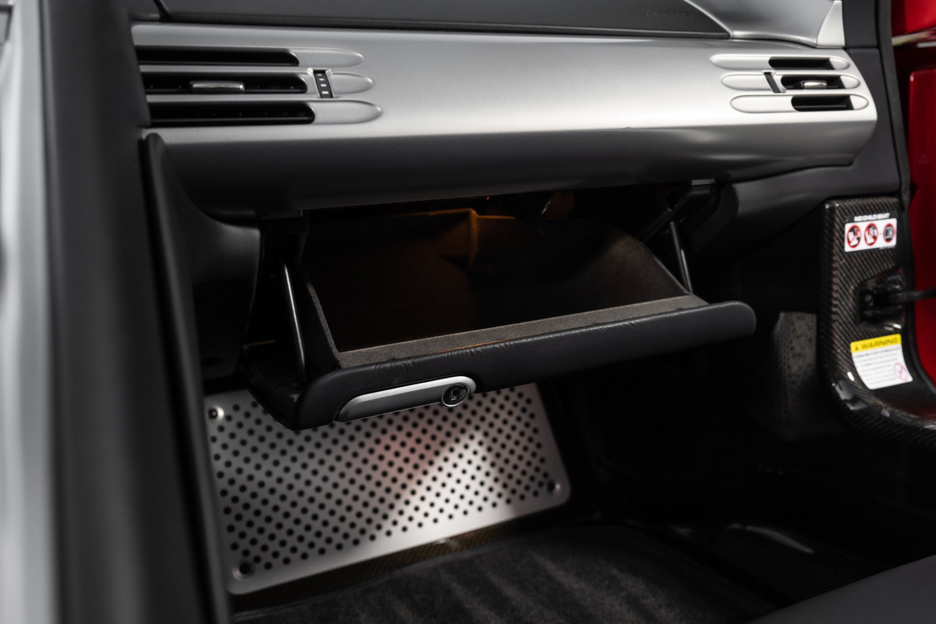 Used 2005 Porsche Carrera GT RWD image 52
