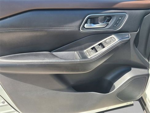 Used 2021 Nissan Rogue Platinum image 20