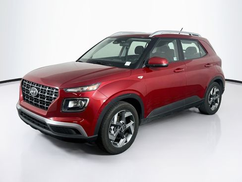 Used 2025 Hyundai Venue SEL FWD image 3