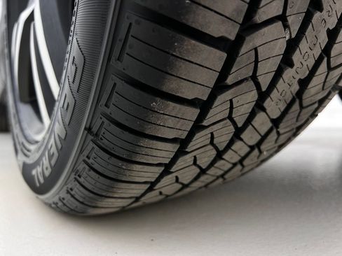 Used 2021 Volvo XC40 T5 R-Design image 33